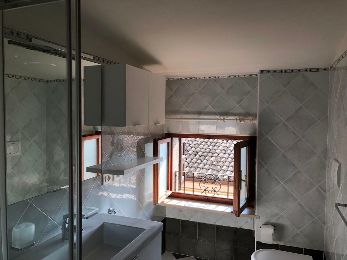 Residenza Via Rocca Tre Lejlighed Lazise Eksteriør billede